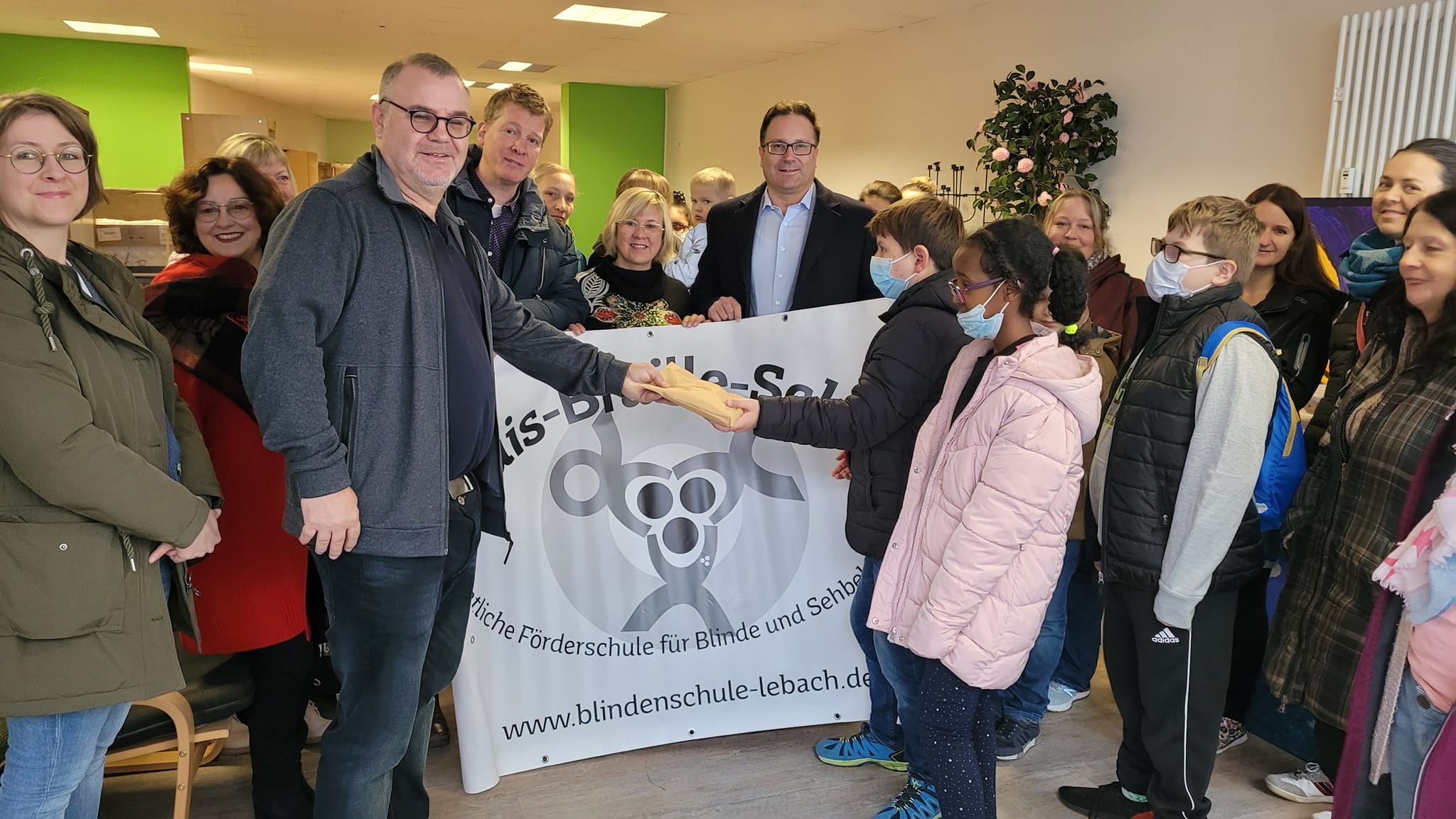 Spenden%C3%BCbergabe%20an%20Thomas%20Bost Spenden%C3%BCbergabe%20an%20Thomas%20Bost